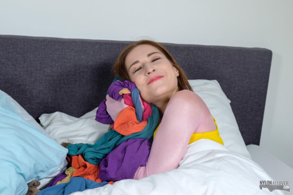 sample pantyhose image