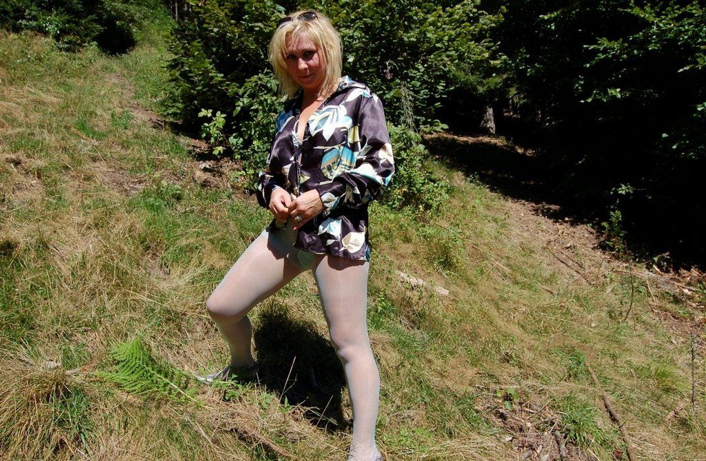 sample pantyhose image