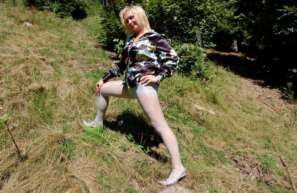 sample pantyhose image