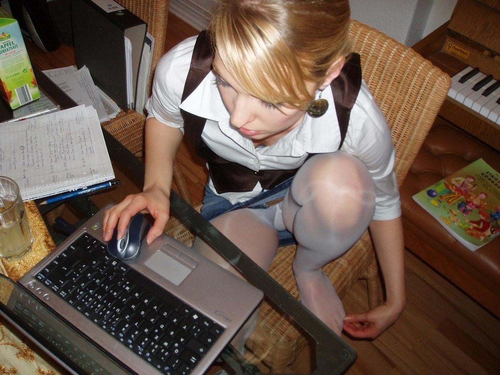 sample pantyhose image